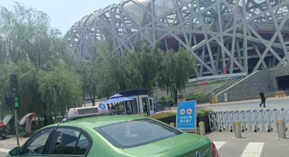 川A出租车开到了北京三环,成都的哥接大单:赚7000多,30